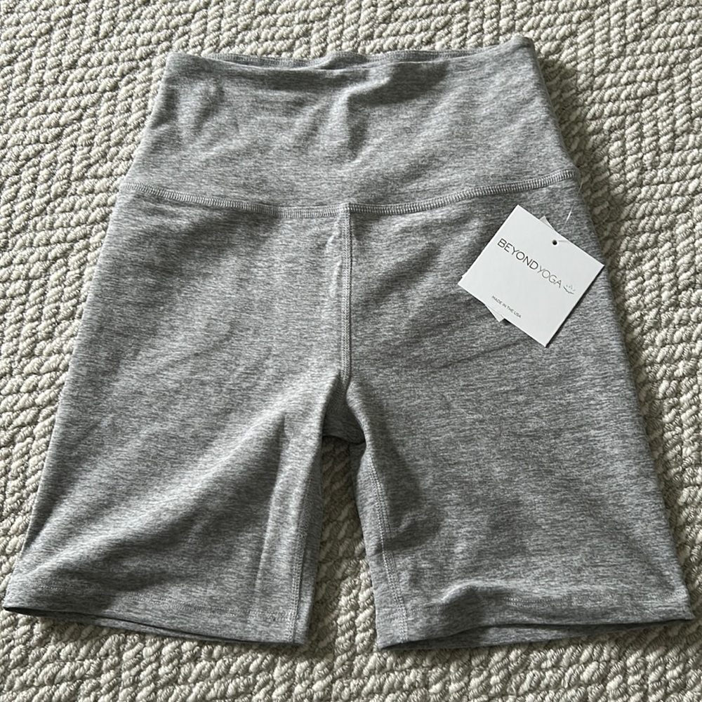 Beyond Yoga spacedye high waisted bike shorts in Silver Mist